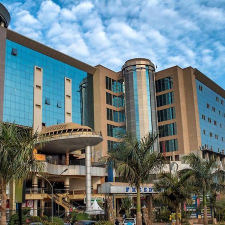 Freedom City Hotel Najjanankumbi Kamapala Kampala Esterno foto
