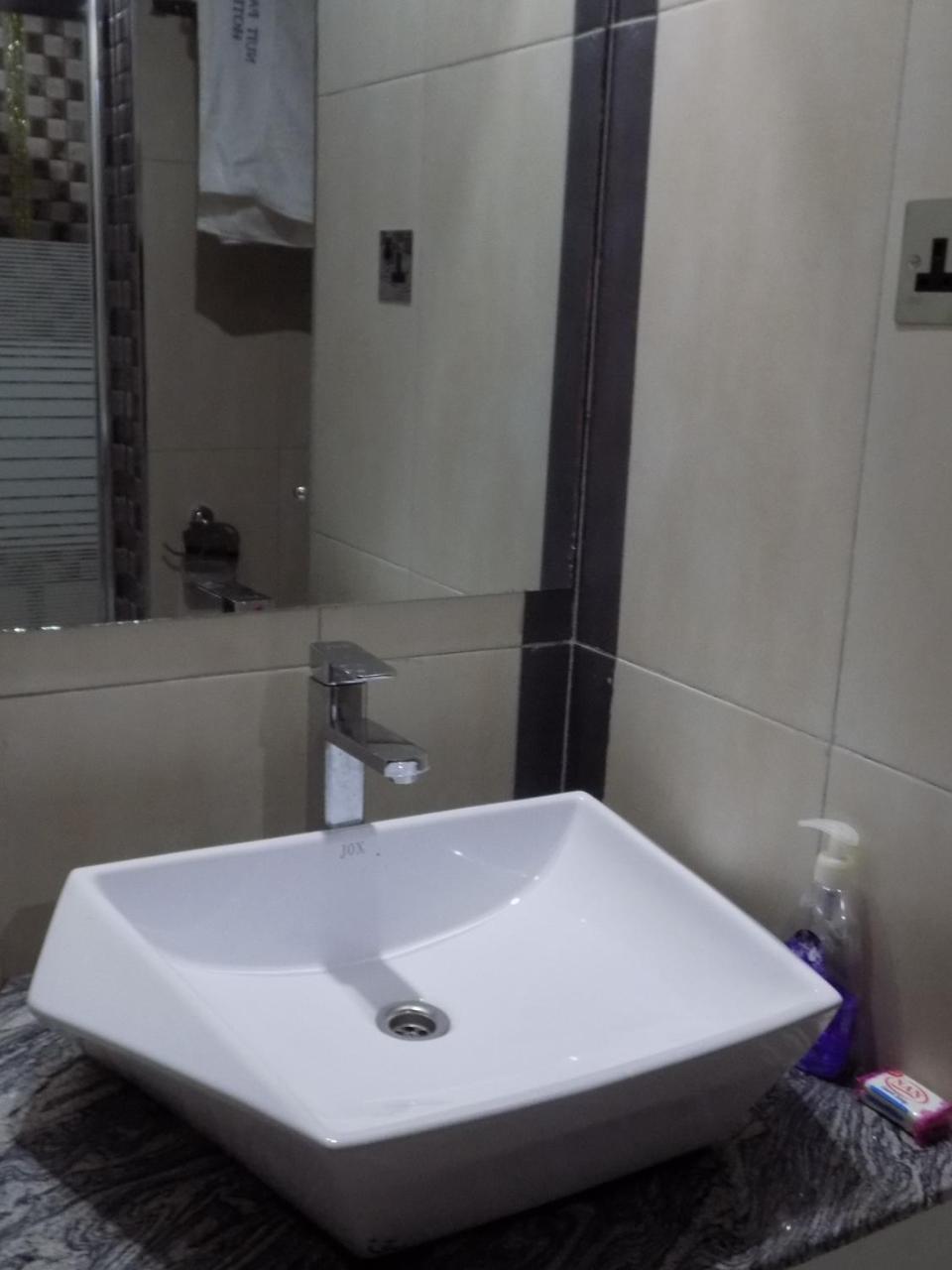 Freedom City Hotel Najjanankumbi Kamapala Kampala Esterno foto