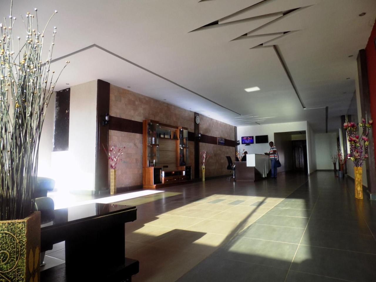Freedom City Hotel Najjanankumbi Kamapala Kampala Esterno foto