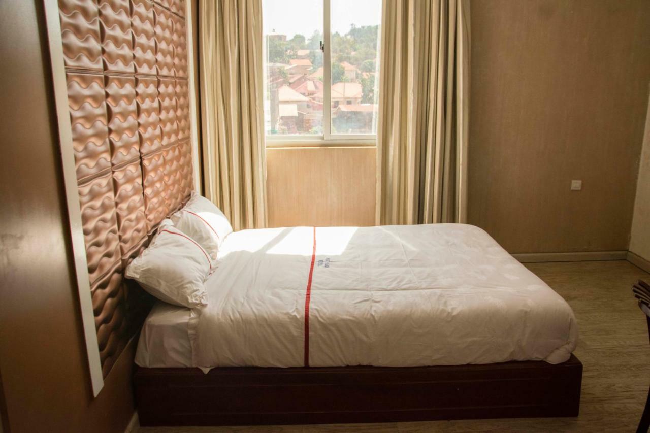 Freedom City Hotel Najjanankumbi Kamapala Kampala Esterno foto